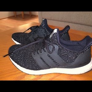 Black Adidas Ultraboosts 8.5
